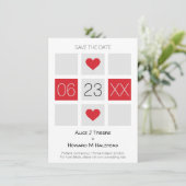Modern Checkerboard Wedding Date Names in Red Save The Date (Stehend Vorderseite)
