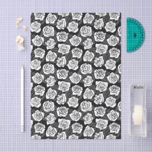 Modern Chic Black and White Rose Flower Pattern Seidenpapier (Handwerk)