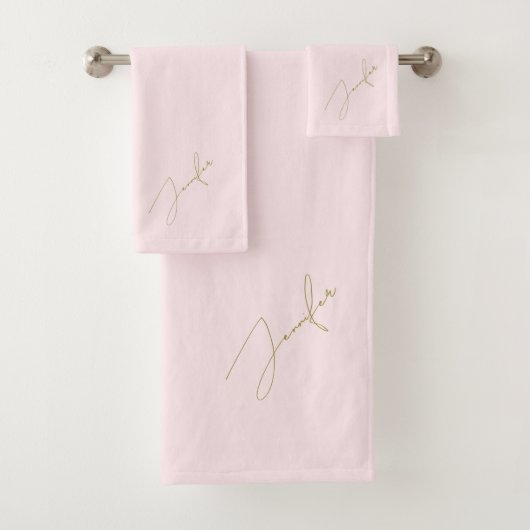 Modern Chic Blush Gold Name Script Badhandtuch Set (Insitu)