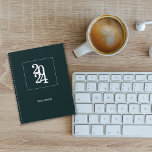 Modern Chic Forest Green Monatlich wöchentlich Planer<br><div class="desc">Einfache Elegant Forest Green Minimalistisch Planner ist ideal für den Alltag, Büroangestellte, Veranstaltungsplaner oder für jeden beruflichen und persönlichen Gebrauch. Das elegante, minimale, einfache, elegante und moderne Design ist perfekt für die Geschäftswelt, mit einem Jahr und Namen, die sich an Ihre Wünsche anpassen lassen. Dieser Planer kann ein vollkommenes Geburtstagsgeschenk...</div>