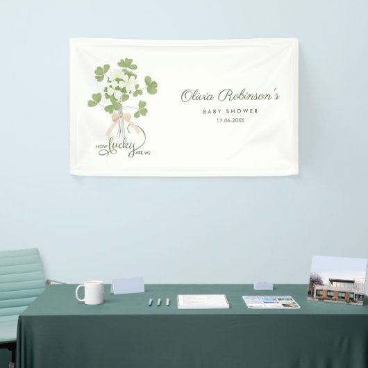 Modern Chic Lucky Shamrock with Bow baby shower Banner (Messeveranstaltung)