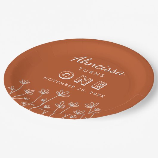 Modern Chic Terracotta Blume Erstgeburt Pappteller (Schrägansicht)