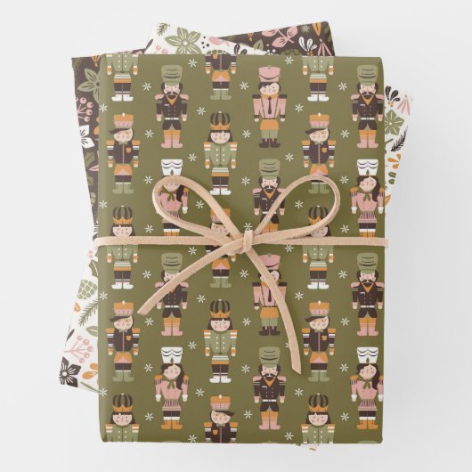 Modern Christmas floral and nutcrackers Geschenkpapier Set (Beispiel)