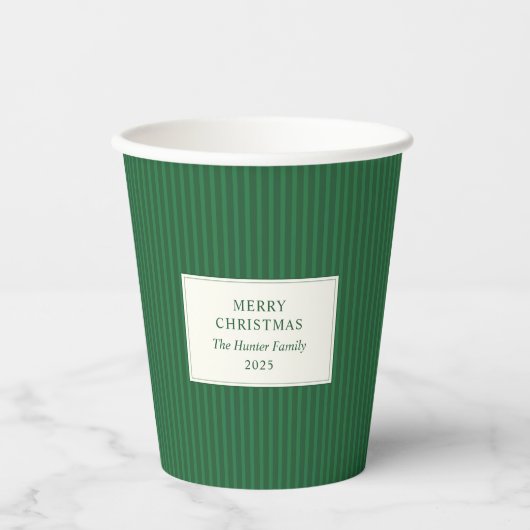 Modern Christmas Minimal Holiday Green Stripes Pappbecher (Vorderseite)