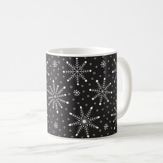 Modern Christmas White Snowflake & Black night sky Kaffeetasse (VorderseiteRechts)