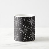 Modern Christmas White Snowflake & Black night sky Kaffeetasse (Mittel)