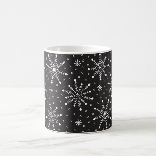 Modern Christmas White Snowflake & Black night sky Kaffeetasse (Mittel)