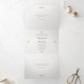Modern Classic Formal Golden Lys Ivory Wedding Dreifach Gefaltete Einladung (Innenseite)