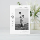 Modern Clean Black and White Photo Wedding Save The Date (Stehend Vorderseite)