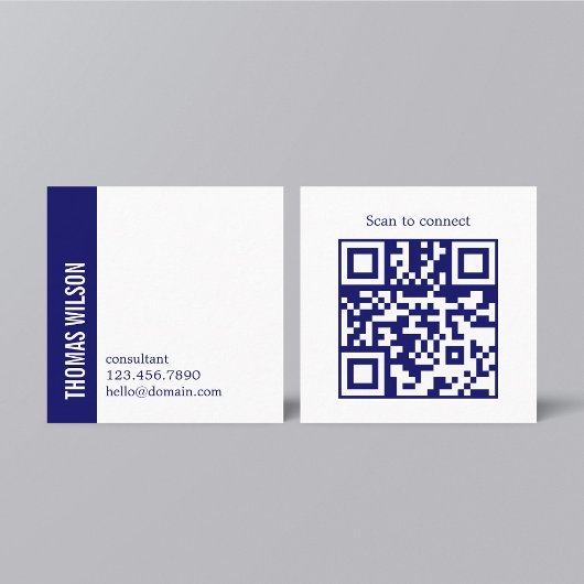 Modern Clean Bold Blue White Consultant QR code Quadratische Visitenkarte