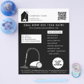 Modern Cleaning Cleaner Service Logo Black QR Code Flyer (Einzeln)