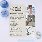 Modern Clinic Doctor Healthcare Custom Logo Flyer (Einzeln)