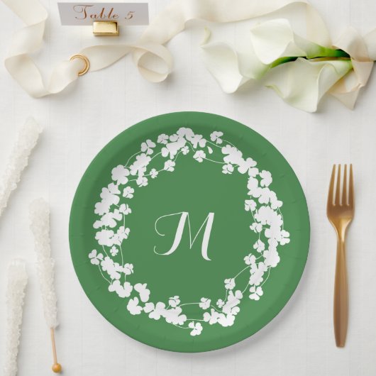 Modern Clover Blätter Wreath St Patricks Monogram Pappteller (Hochzeit)