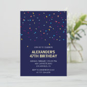 Modern Confetti Navy Men 47. Geburtstag Einladung (Stehend Vorderseite)