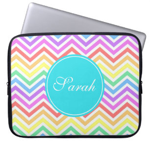 Modern, cool, trendy Regenbogen-Chevron-Monogramm Laptopschutzhülle