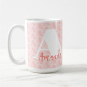 Modern Coral Initial White Letter Script Kaffeetasse (Links)