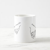 Modern Couple Holding Händchen Individuelle Name H Kaffeetasse (Mittel)