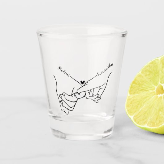 Modern Couple Holding Händchen Individuelle Name H Schnapsglas (Vorderseite)