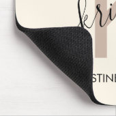 Modern Creme-Beige-Script-Monogramm-Name Mousepad (Ecke)