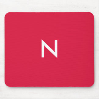 Modern Crimson Red Minimalistisch Monogram Initial Mousepad