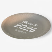 Modern Custom Brushed Metal 2026 New Years Party Pappteller (Schrägansicht)