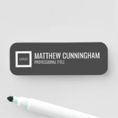 Modern Custom Logo Employee Name Job Title Namensschild (Beispiel)