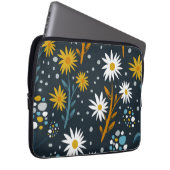 Modern Daisies Pattern on Dark Blue Laptopschutzhülle (Vorne Rechts)