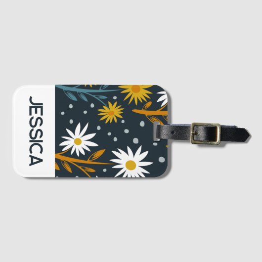 Modern Daisies Pattern on Dark Blue Personalised Gepäckanhänger (Vorderseite (Horizontal))