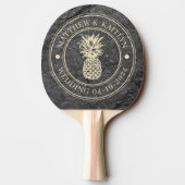 Modern Dark Granite Pineapple Wedding Crest & Name Tischtennis Schläger (Rückseite)
