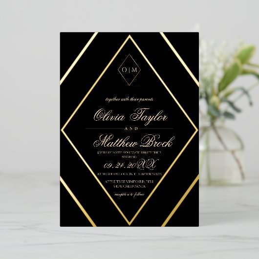 Modern Diamond Black Gold Wedding Folieneinladung (Stehend vorne)