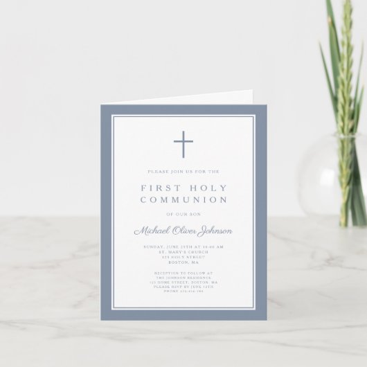 Modern Dusty Blue Cross Boy First Holy Communion Einladung (Vorderseite)