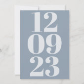 Modern Dusty Blue Date Typografie Save The Date (Rückseite)