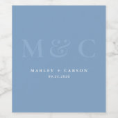 Modern Dusty Blue Monogram Wedding  Weinetikett (Einzelnes Label)