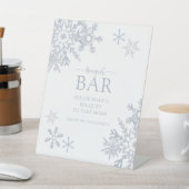 Modern Dusty Blue Snowflake Winter Bouquet Bar Sockelschild (In SItu)