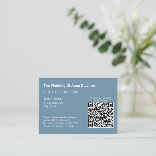 Modern Dusty Blue Wedding QR Code Enclosure Card Begleitkarte (Stehend Vorderseite)