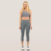 Modern Dusty Gray Pickleball Capri Leggings (Vorderseite)