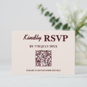 Modern Elegant Burgundy Wedding QR CODE RSVP Karte (Stehend Vorderseite)