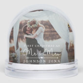 Modern Elegant First Married Schneekugeln (Vorderseite)