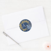 Modern Elegant Gold Sparkle Blue Monogram Runder Aufkleber (Umschlag)