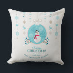 Modern Elegant Merry Christmas Snowman Kissen<br><div class="desc">"Deck the halls with this Merry Christmas Throw Kissen - ein festlicher Akzent, der Ihrem Urlaubsdekor Wärme und Freude verleiht! Dieses köstliche Kissen besticht durch ein charmantes Design, das den Geist der Saison einfängt, mit lebendigen Farben und einer Touch von Urlaubsmagie. Personalisieren Sie es mit Ihrem Familiennamen oder einer speziellen...</div>