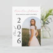 Modern Elegant Pink Bow Arch Photo Graduation Einladung (Stehend Vorderseite)