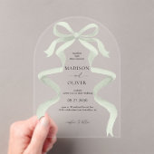 Modern Elegant Sage Green Bow Wedding Arch Acryleinladungen (Insitu (Handheld))