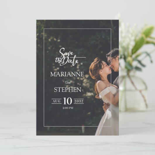 Modern Elegant Script Custom Photo Wedding Einladung (Stehend Vorderseite)