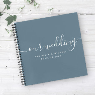 Modern Elegant Script Dusty Blue Wedding Guest Notizblock