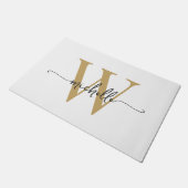 Modern Elegante White Gold Monogram Name Script Fußmatte (Schrägansicht)
