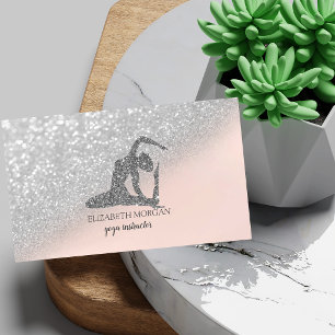 Modern Eleganter Silver Glitzer Yoga Girl Bokeh Visitenkarte