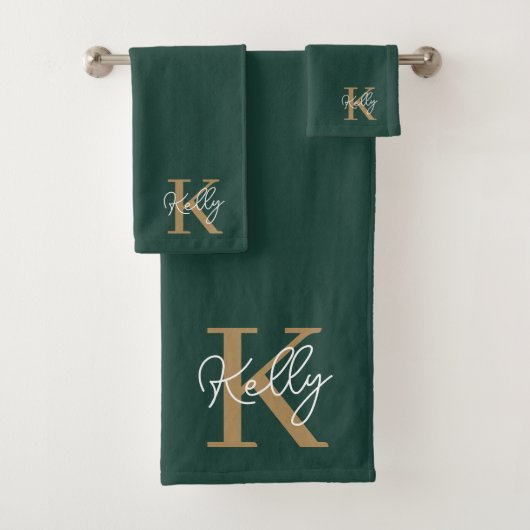 Modern Emerald Green Gold Monogram Script Badhandtuch Set (Insitu)