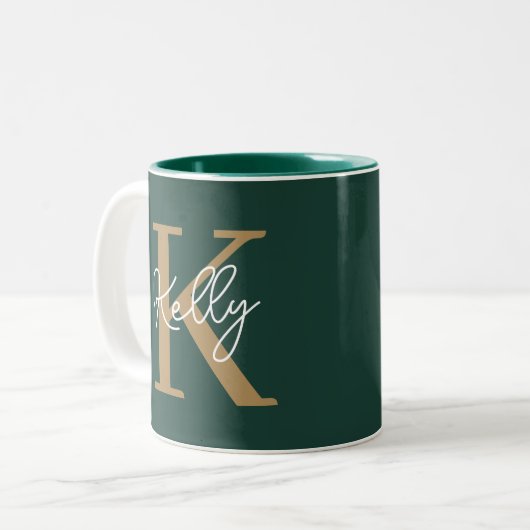 Modern Emerald Green Gold Monogram Script Zweifarbige Tasse (Vorderseite Links)