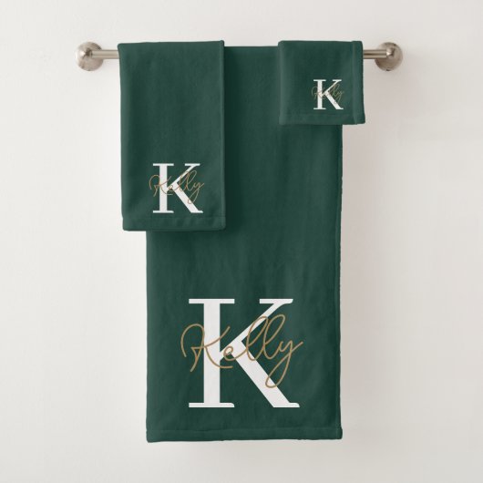 Modern Emerald Green Monogram Script Badhandtuch Set (Insitu)