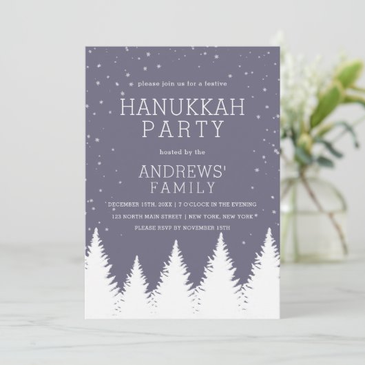 Modern Fallende Schneewinterbäume Hanukkah Party Einladung (Stehend Vorderseite)